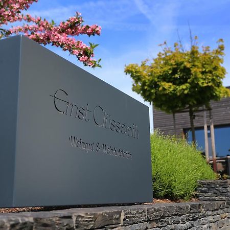 Ernst Clüsserath Weingut&Weinhotelchen Trittenheim Exterior foto