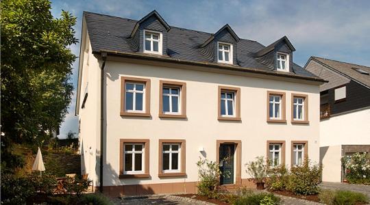 Ernst Clüsserath Weingut&Weinhotelchen Trittenheim Exterior foto